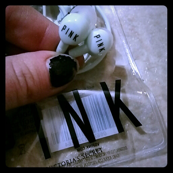 Victoria's Secret Pink Mint Earbuds