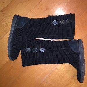 Women's Classic Cardy black knit UGGS size 9