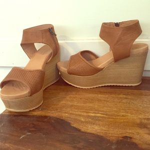 LF Brown wedges
