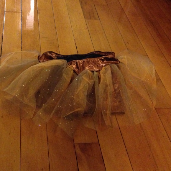 Gold tutu - Picture 2 of 2