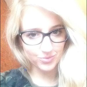 Meet your Posher, Alisa