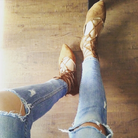 🌸🎊🌼Adorable faux suede Lace up flats🎊🌸🌼 - Picture 2 of 4