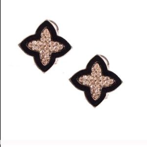 Black and Gold Stud Earringd