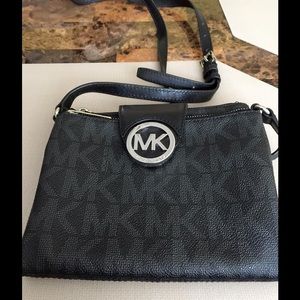 Michael Kors Fulton cross body purse