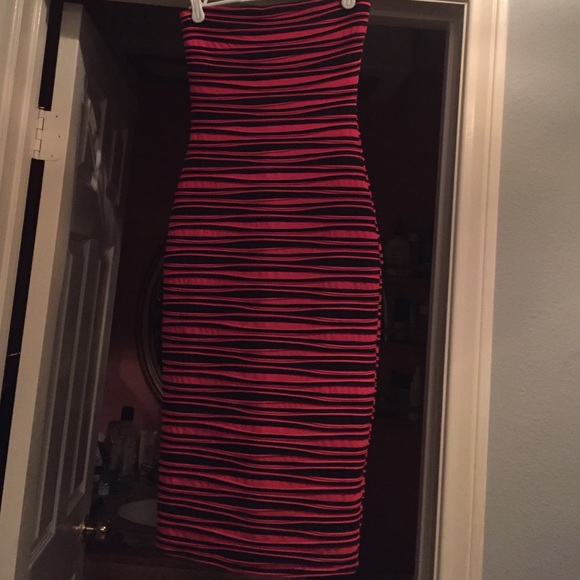 Bebe body con strapless dress! - Picture 2 of 4