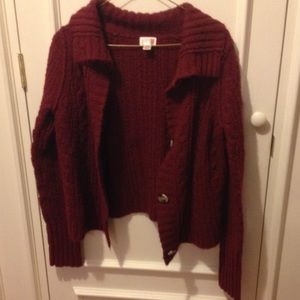 Very cute maroon sweater