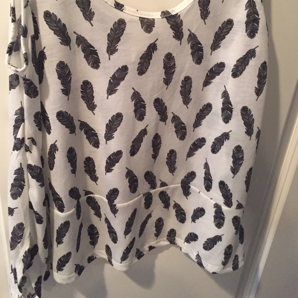 Fun Feather H&M Tank - Picture 2 of 4