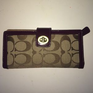 Coach Wallet: Signature & Plum Patent Leather Trim