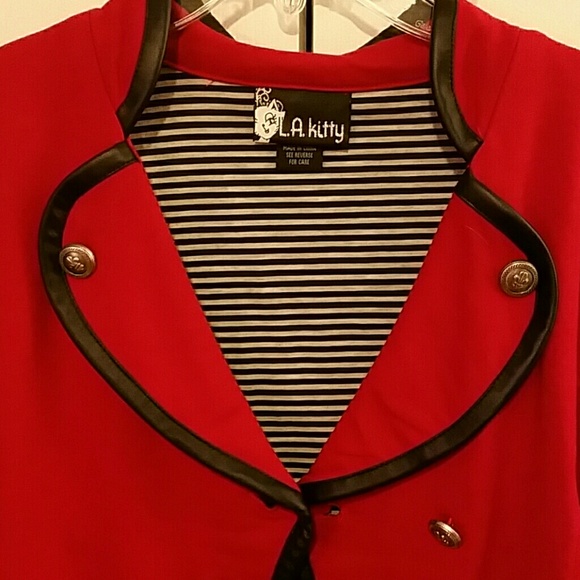 Red and black button-up jacket - Picture 2 of 4