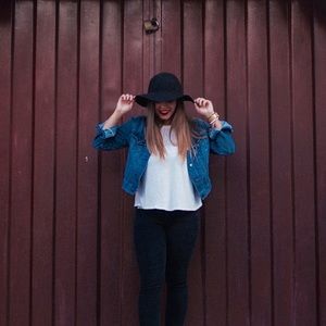 Meet your Posher, Maria