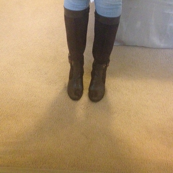 Vaneli Brown leather and suede boots - Picture 4 of 4