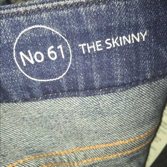 Distressed skinny jeans - Picture 2 of 2