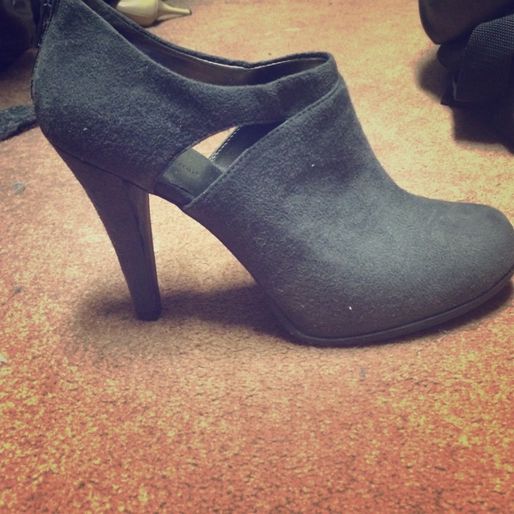 Grey heels