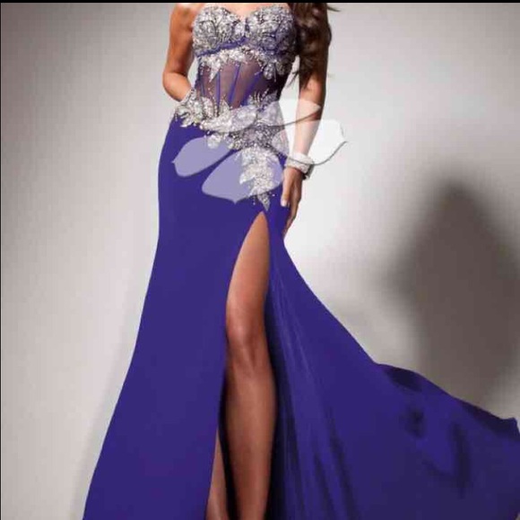 Tony Bowls Dresses & Skirts - Tony Bowls Paris - Purple dress, style# 113737
