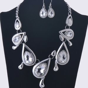 Necklace and earing set