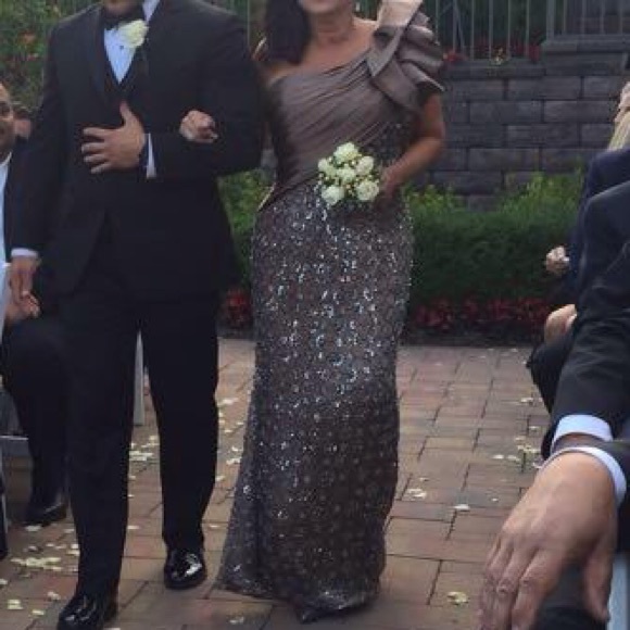 Great Price! Stephen Yearick Gown