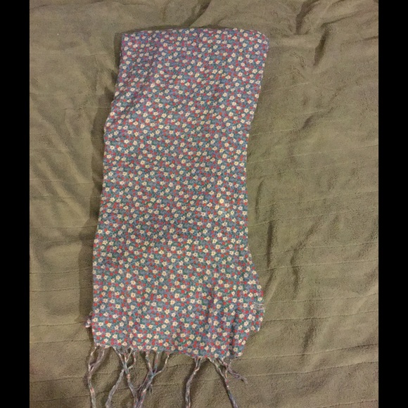 Aerie scarf
