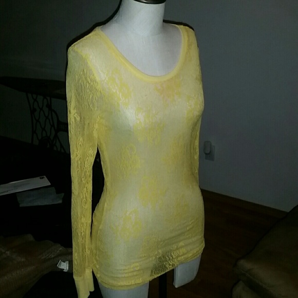 Long sleeve lace t-shirt