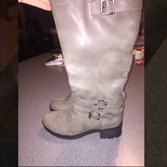 Sonoma Gray Size 8 Boots!