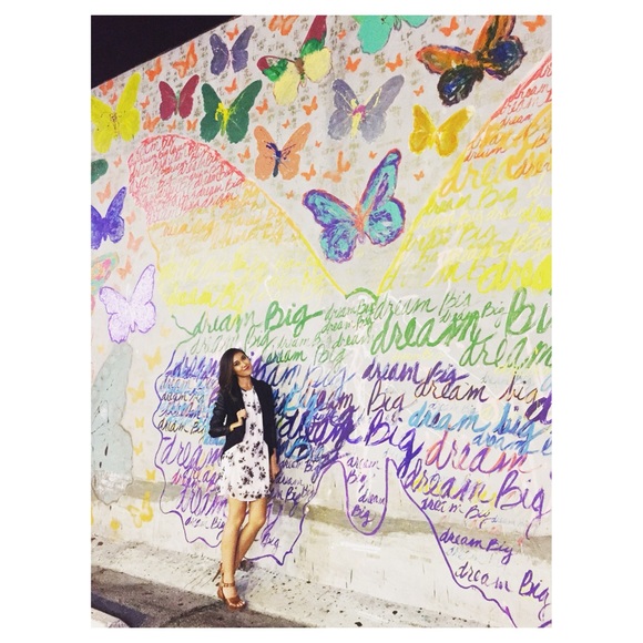 Meet your Posher, Cindy - Picture 2 of 4