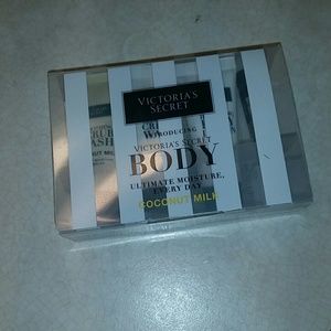 Victoria's Secret NEW ultimate moisture