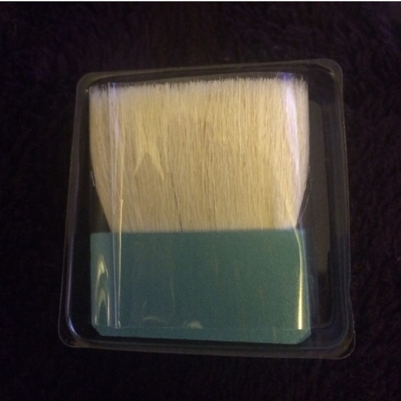Benefit Contour Brush