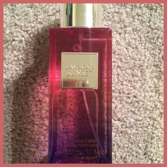 😁😁🍉🍓 VS MIST SEXY ESCAPE: SUNSET 10fl oz!