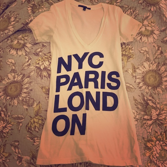 Graphic V-neck, Urban Outfitters