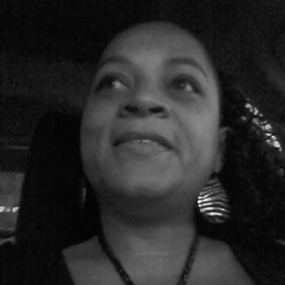 Meet your Posher, Sandra - Picture 1 of 1