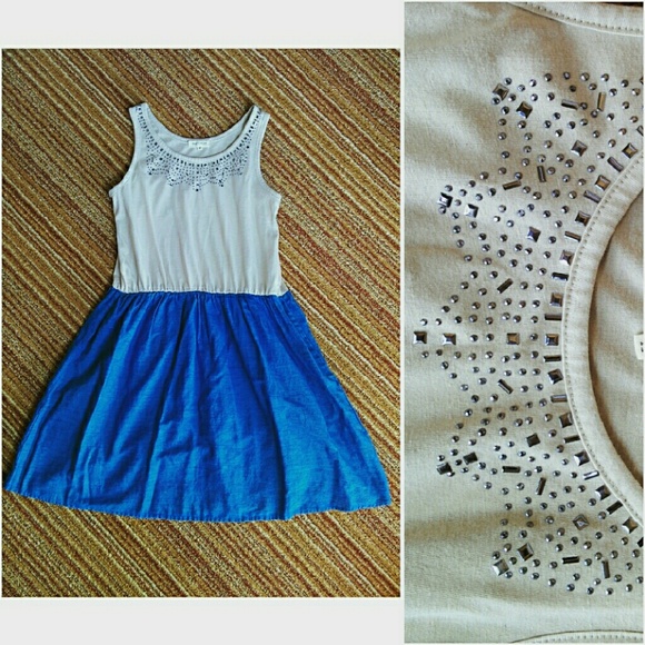 Dresses & Skirts - 💲13✂Sleeveless Cotton Dress🎉HP🎉