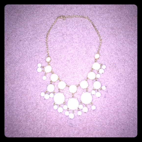 Francesca's bauble necklace