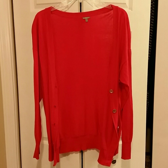 Fuchsia colored, button-up cardigan - Picture 4 of 4