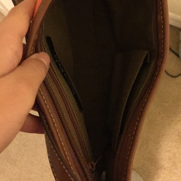 Small Orange purse - Picture 2 of 2