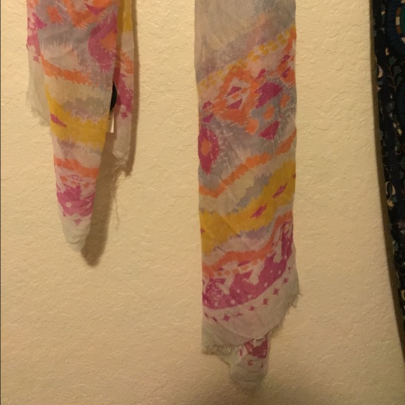 Colorful scarf - Picture 2 of 2