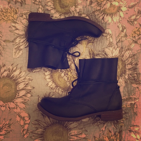 Lucky brand "Ripley" booties