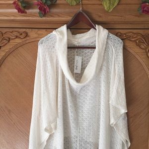 Maison Jules cream poncho - size L