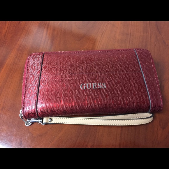 ❗️Easter Sale❗️EUC- Guess Wallet (zip around)
