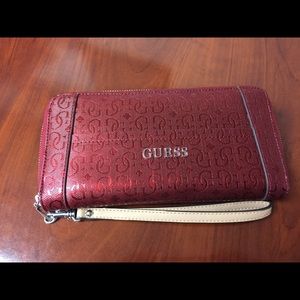 ❗️Easter Sale❗️EUC- Guess Wallet (zip around)