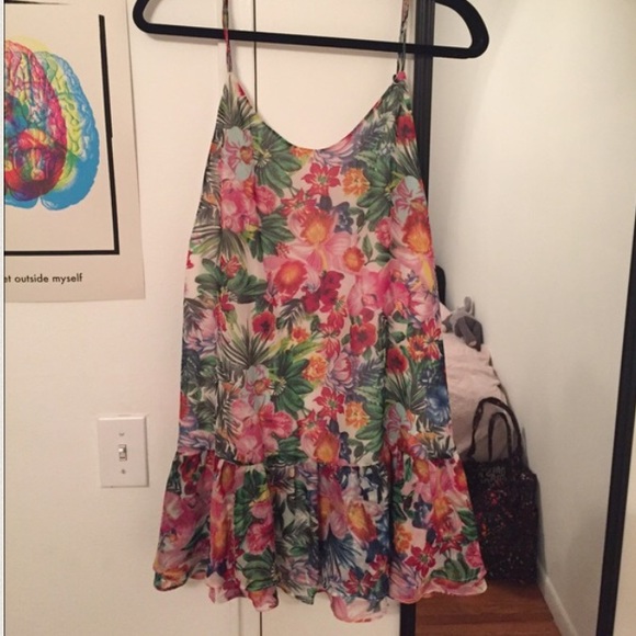 LF Springtime Dress - Picture 4 of 4