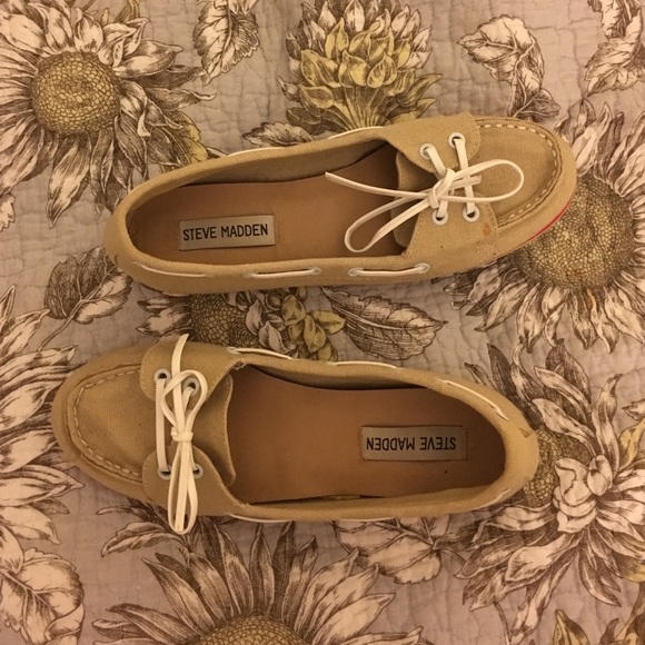Steve Madden boat shoes