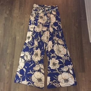 Wide-leg trousers
