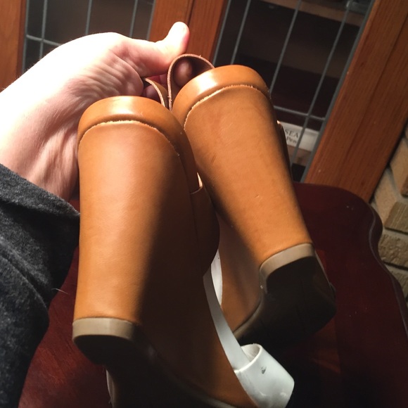 Kenneth Cole Reaction Sandals - Picture 3 of 4