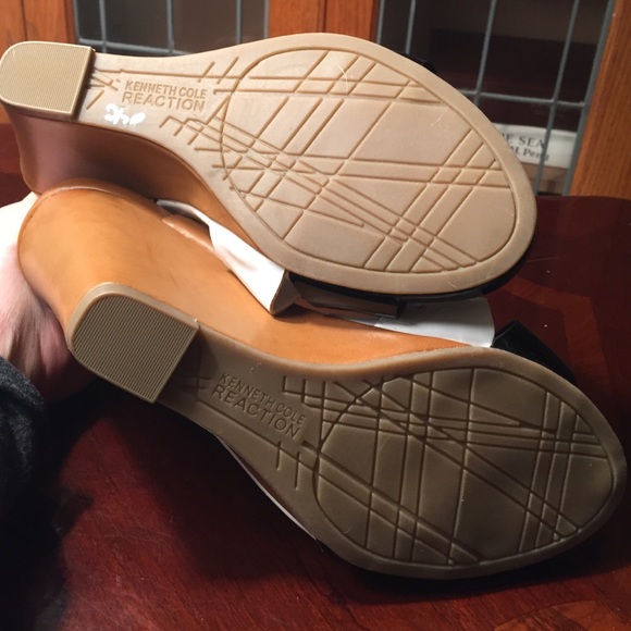 Kenneth Cole Reaction Sandals - Picture 4 of 4