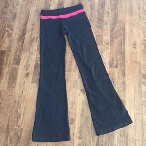 Lululemon classic groove pant size 6