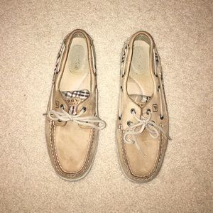 Size 7 Sperries