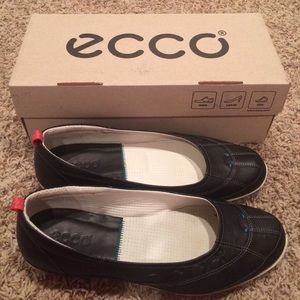 ECCO black flats SALE