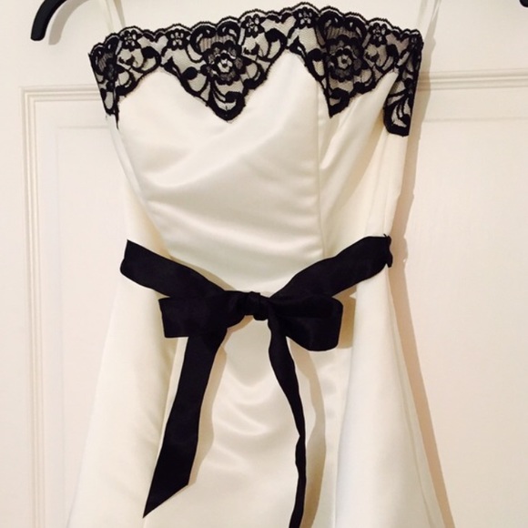 Sold - Jessica McClintock // Lace Dress - Picture 2 of 4