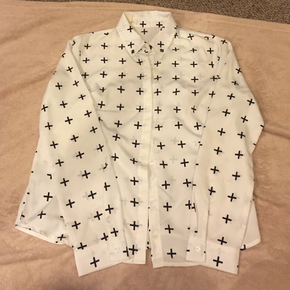 White cross shirt💕