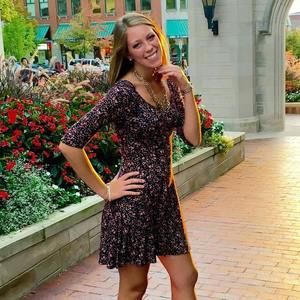 Meet your Posher, Korinne