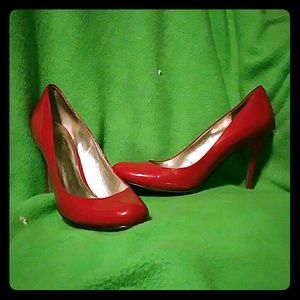 Jessica Simpson shiny red heels